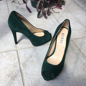 GREEN GUESS HEELS